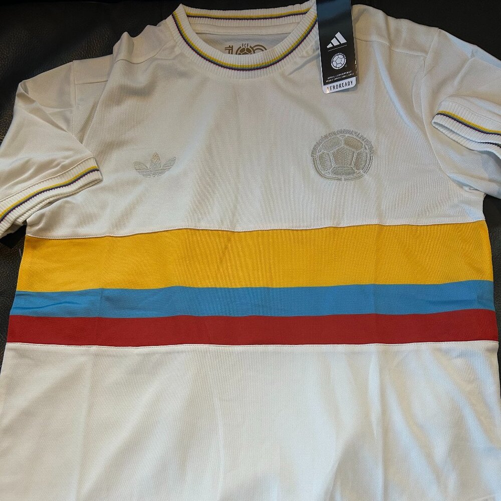 Adidas brand COLOMBIA National Team Men's JERSEY Sz S,M,L,XL,2XL New w tags